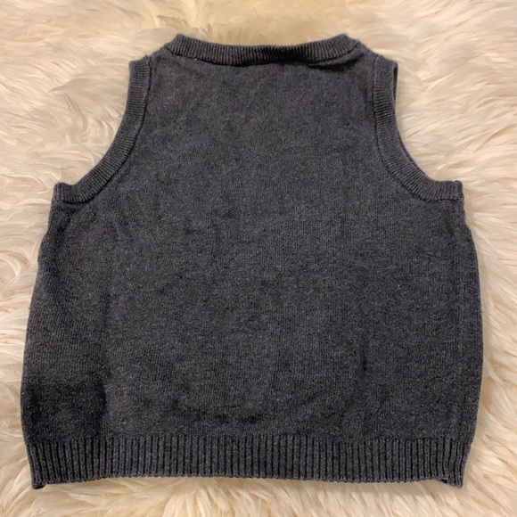 H&M Gray Sweater Vest in size 3-4T - Picture 4 of 4